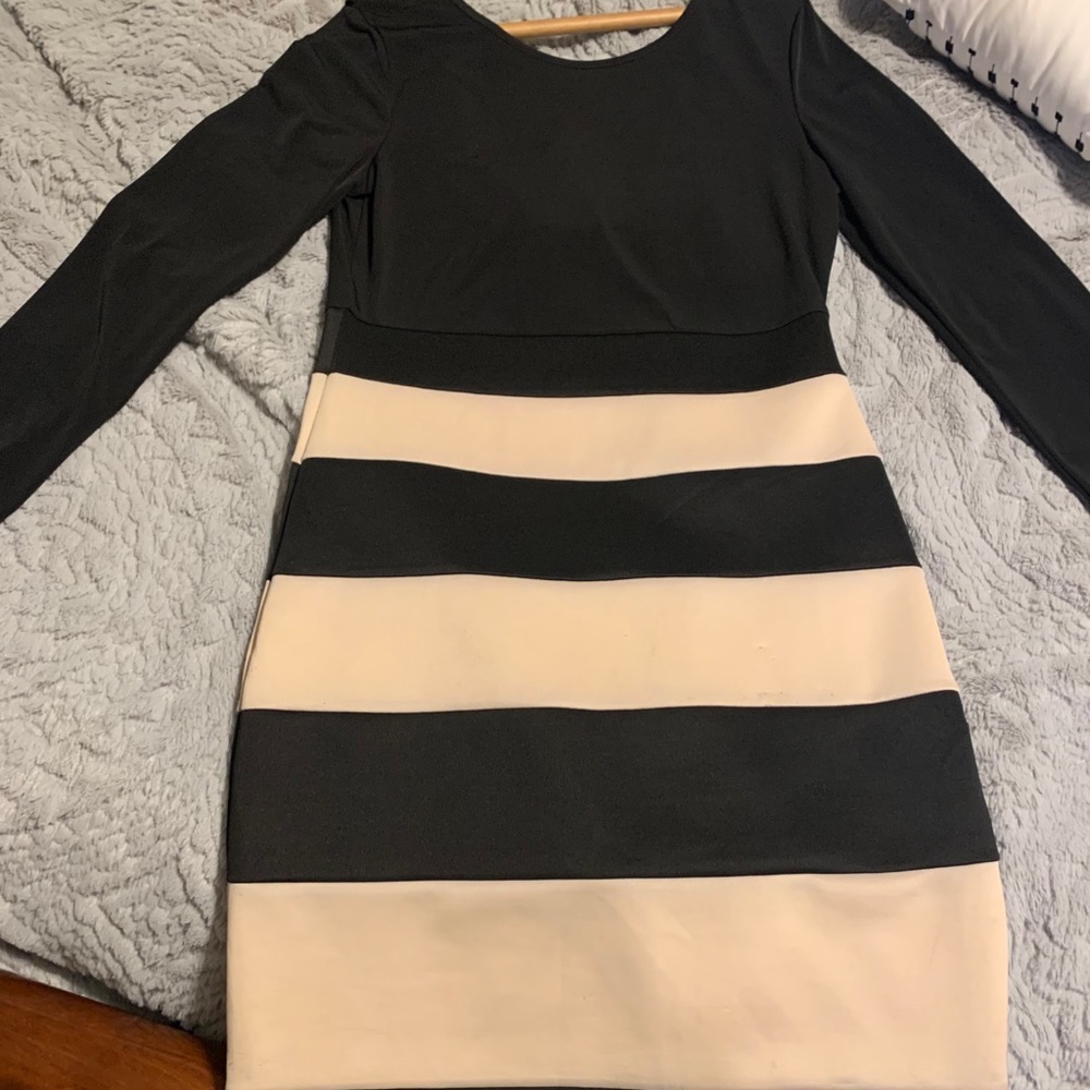 Blah/tan long sleeve dress
